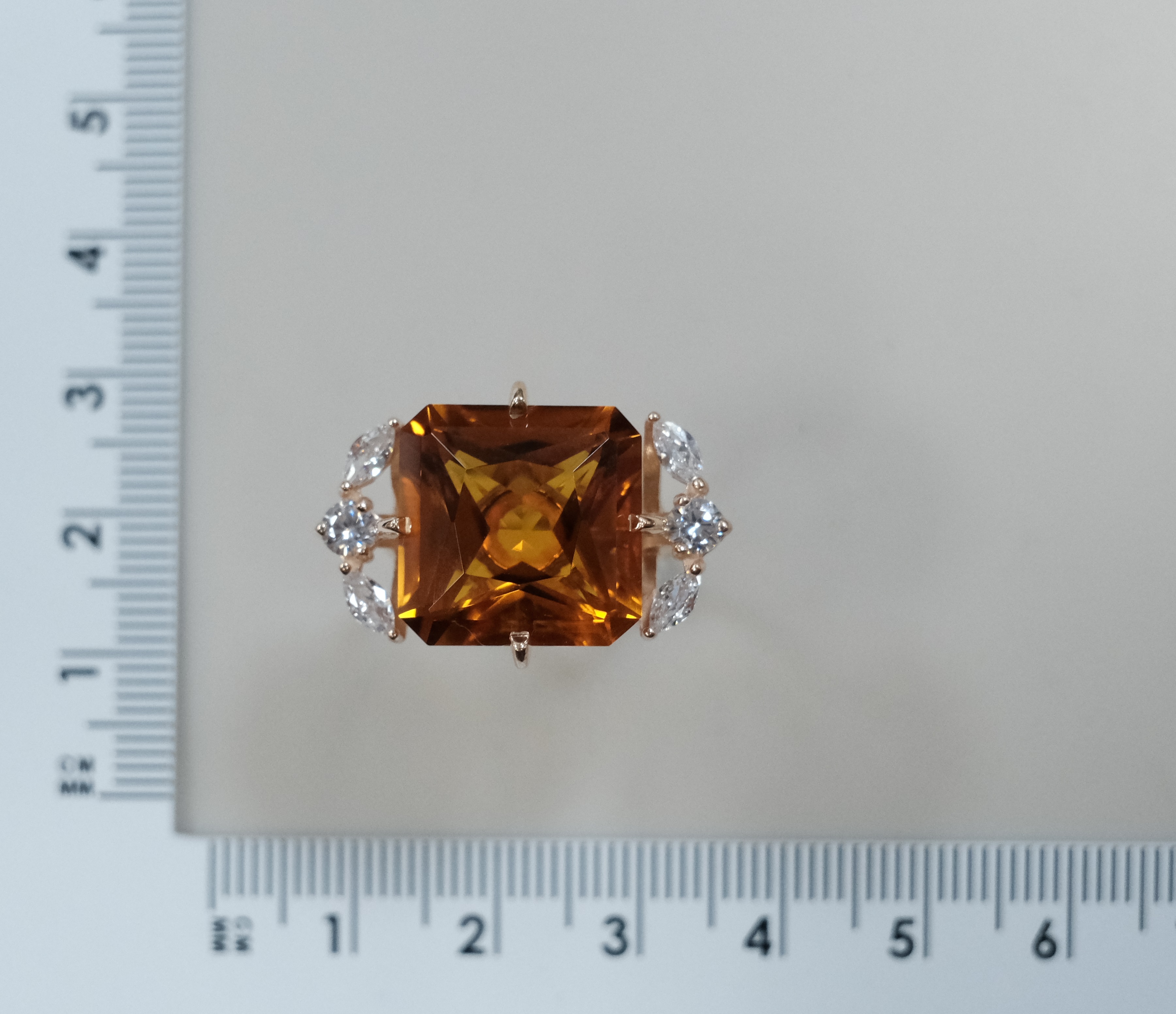 Серебряное кольцо с цитрином
